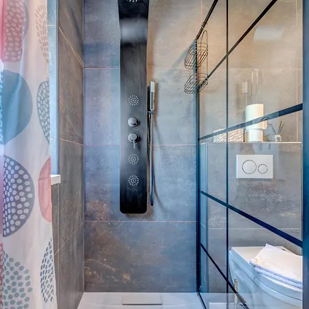 Gariful Sleeps 8 With Pool & Pet Friendly Villa *