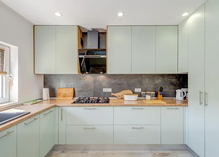 Gariful Sleeps 8 With Pool & Pet Friendly *