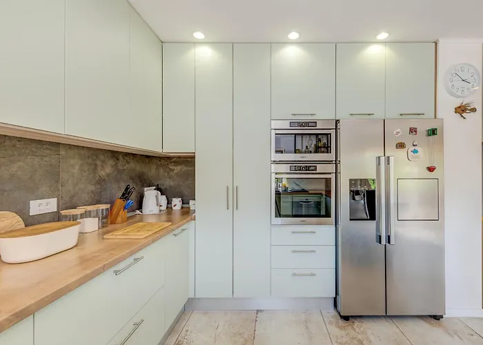 Gariful Sleeps 8 With Pool & Pet Friendly فيلة Krstatice