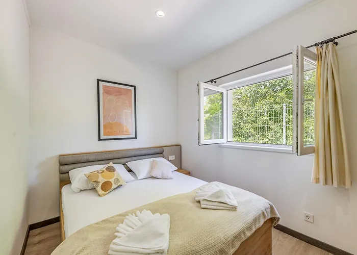 Gariful Sleeps 8 With Pool & Pet Friendly فيلة