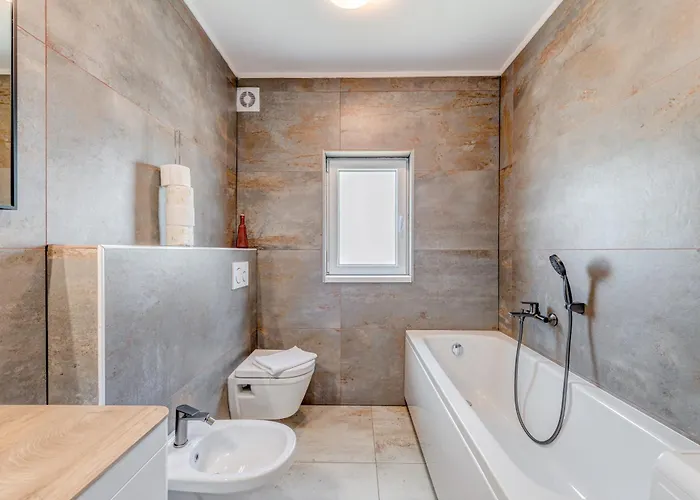 فيلة Gariful Sleeps 8 With Pool & Pet Friendly *