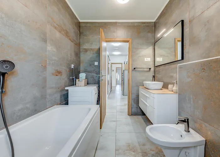 Gariful Sleeps 8 With Pool & Pet Friendly فيلة Krstatice
