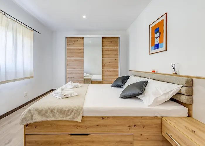 Gariful Sleeps 8 With Pool & Pet Friendly فيلة