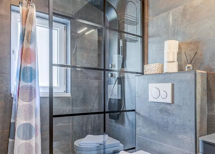 Gariful Sleeps 8 With Pool & Pet Friendly فيلة *