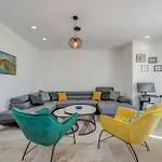 Gariful Sleeps 8 With Pool & Pet Friendly * Krstatice