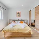 Villa Gariful Sleeps 8 With Pool & Pet Friendly Krstatice