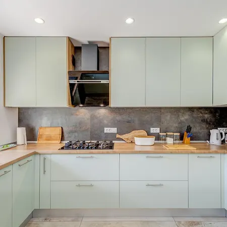 Gariful Sleeps 8 With Pool & Pet Friendly *