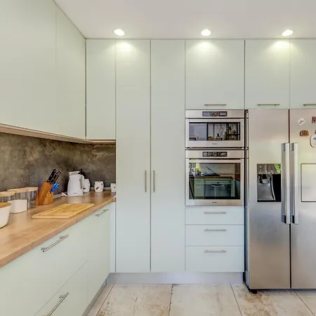 Gariful Sleeps 8 With Pool & Pet Friendly Villa Krstatice