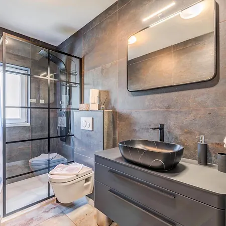 Gariful Sleeps 8 With Pool & Pet Friendly Krstatice