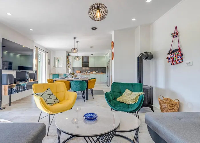 Gariful Sleeps 8 With Pool & Pet Friendly Krstatice