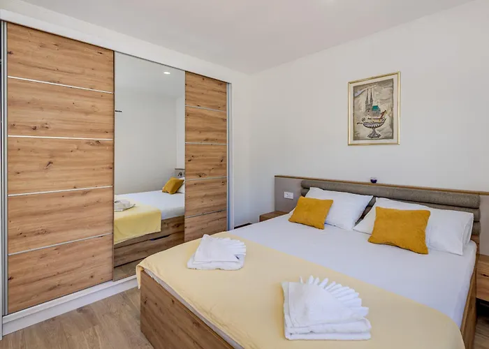Vila Gariful Sleeps 8 With Pool & Pet Friendly *